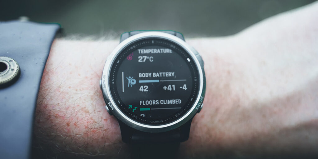 Displayansicht Garmin Smartwatch Body Battery am Handgelenk